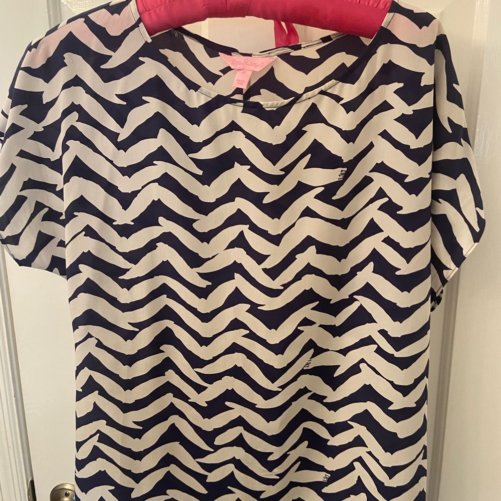 Navy and White Lilly Pulitzer Silk Blouse (M)